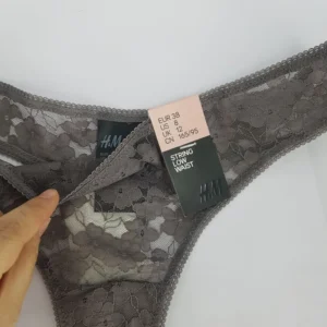 شورت زنانه اچ اند ام مدل فاق کوتاه کد 0387930002