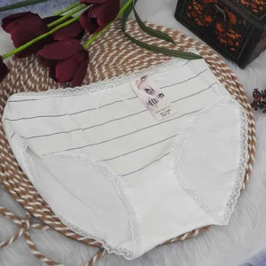 شورت زنانه مدل نخ پنبه وارداتی کش توری بسته 2 عددی