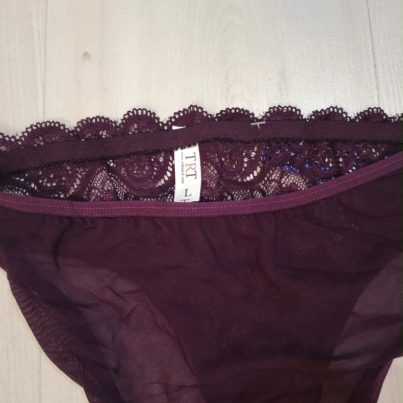 ست شورت و سوتین زنانه تیریتی مدل دانتل جلو بازشو ست شورت و سوتین زنانه تیریتی مدل دانتل جلو بازشو