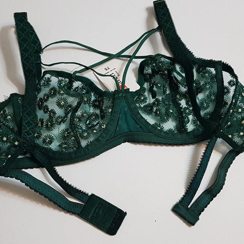 ست شورت و سوتین زنانه کارنا رز مدل فنردار کد 5031-2057 ست شورت و سوتین زنانه کارنا رز مدل فنردار کد 5031-2057