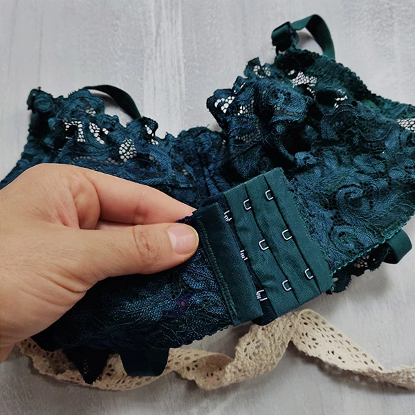 سوتین زنانه شارمین مدل دالبری فنردار کد ZP65.2