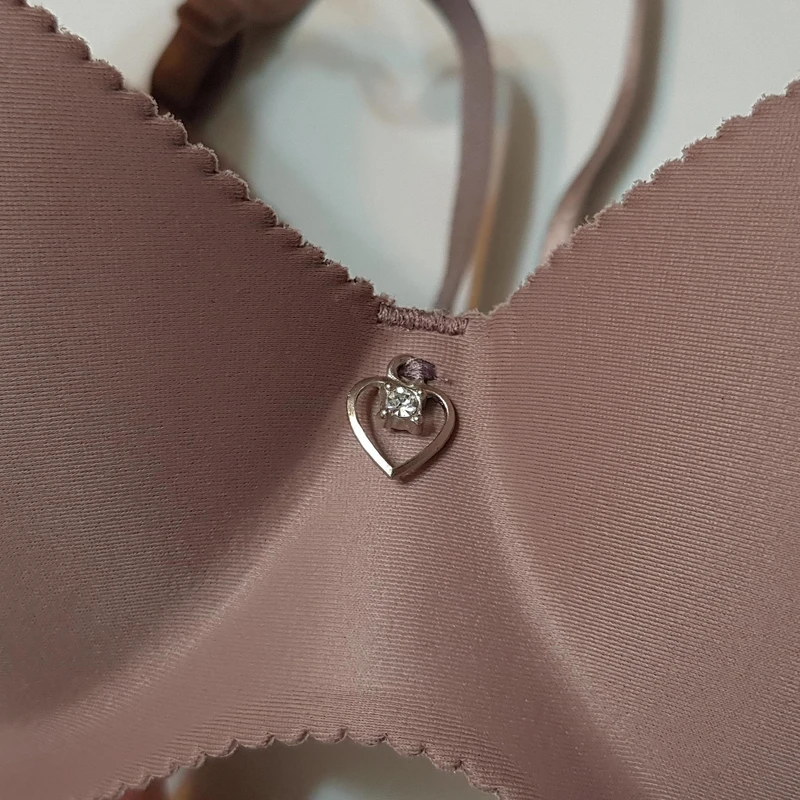 سوتین زنانه لین مدل کاپدار بدون دوخت بدون فنر کد 4680-705 سوتین زنانه لین مدل کاپدار بدون دوخت بدون فنر کد 4680-705